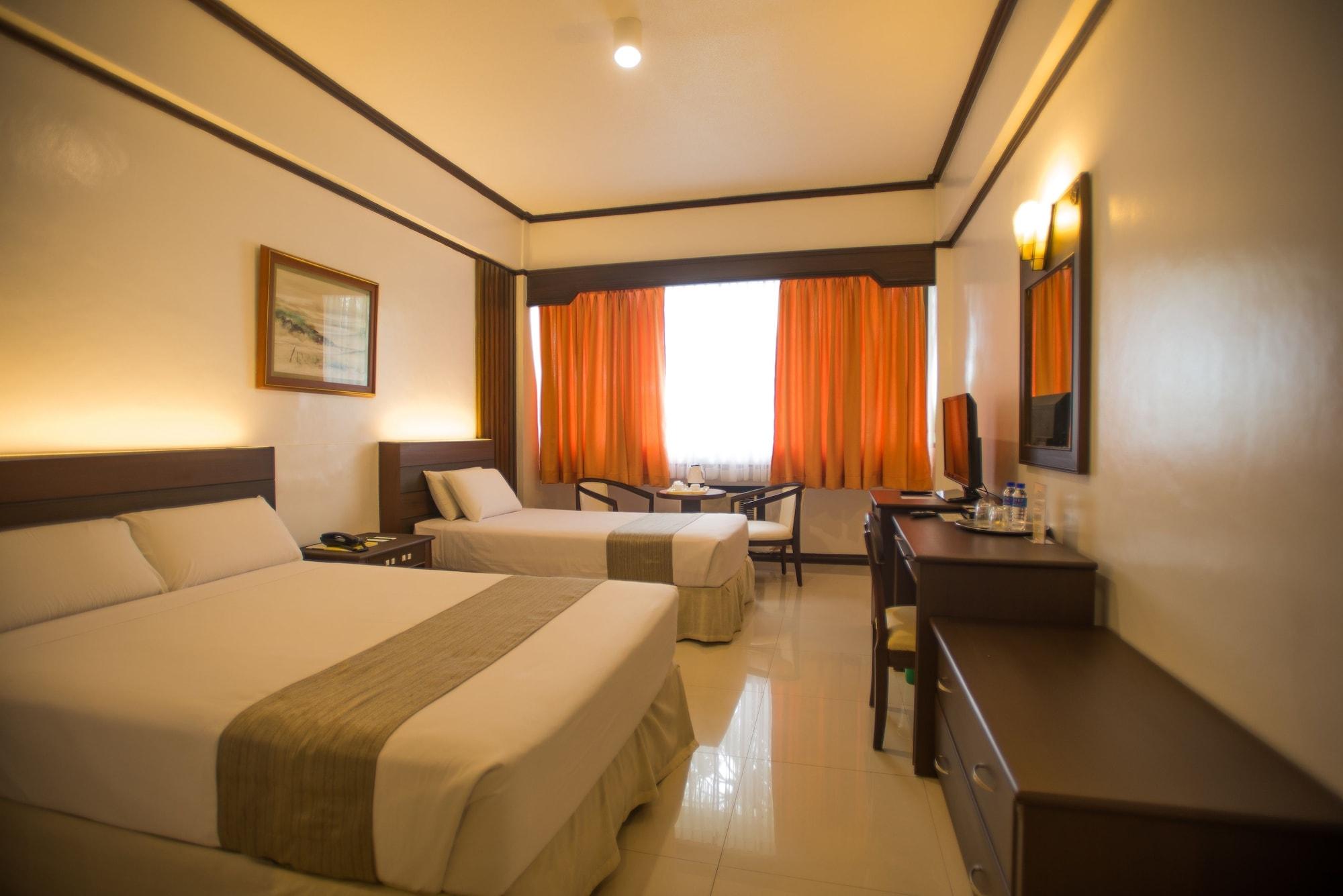 Luxur Place Bacolod Exterior photo