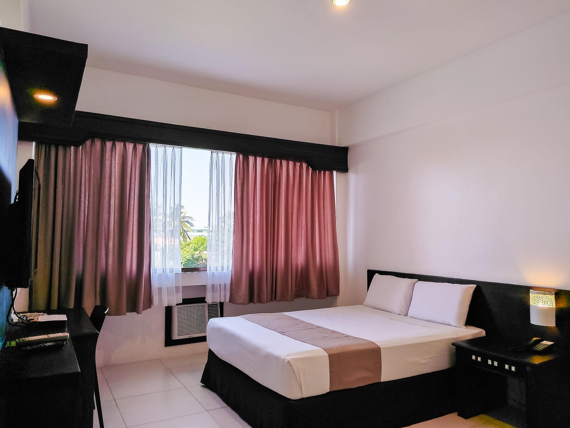 Luxur Place Bacolod Exterior photo