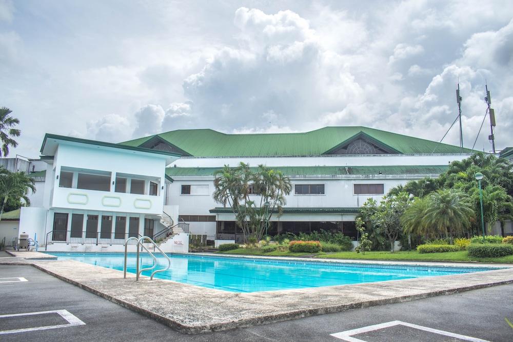 Luxur Place Bacolod Exterior photo