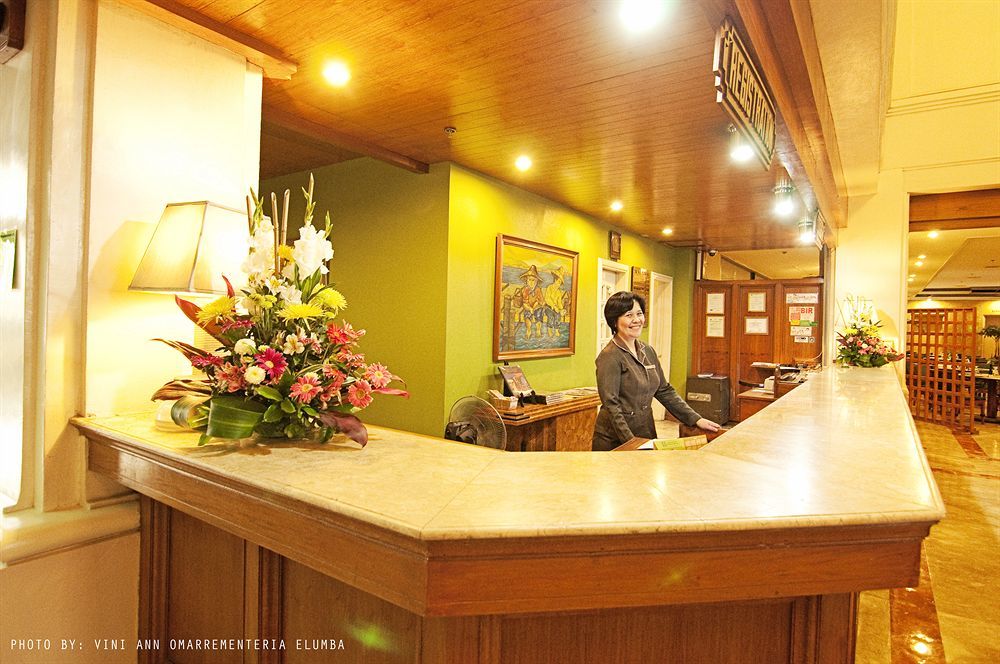 Luxur Place Bacolod Exterior photo