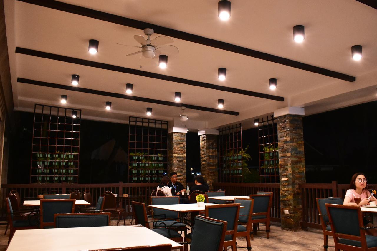 Luxur Place Bacolod Exterior photo