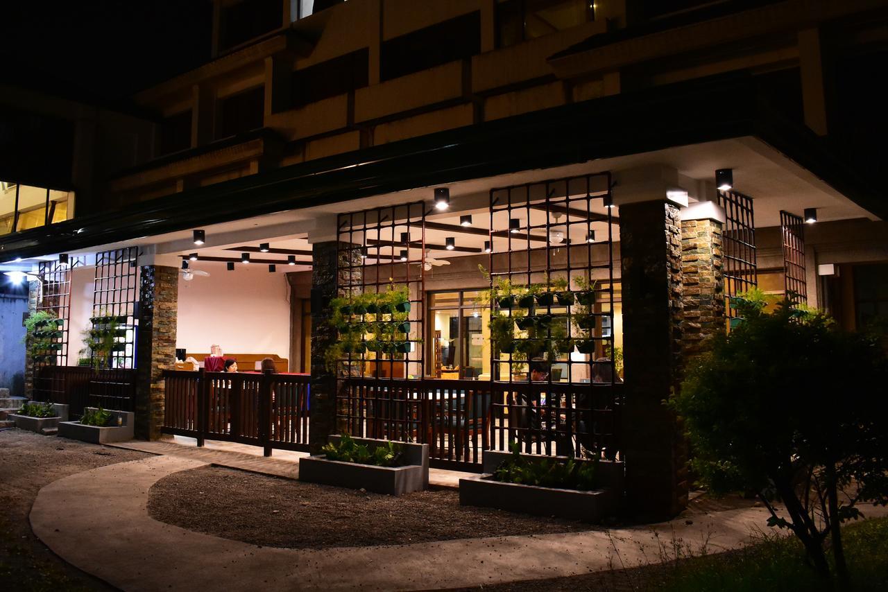 Luxur Place Bacolod Exterior photo