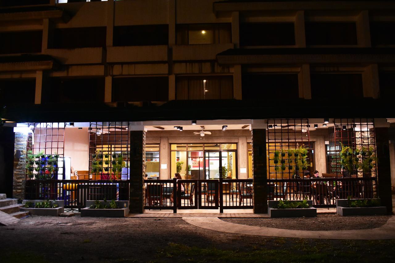 Luxur Place Bacolod Exterior photo