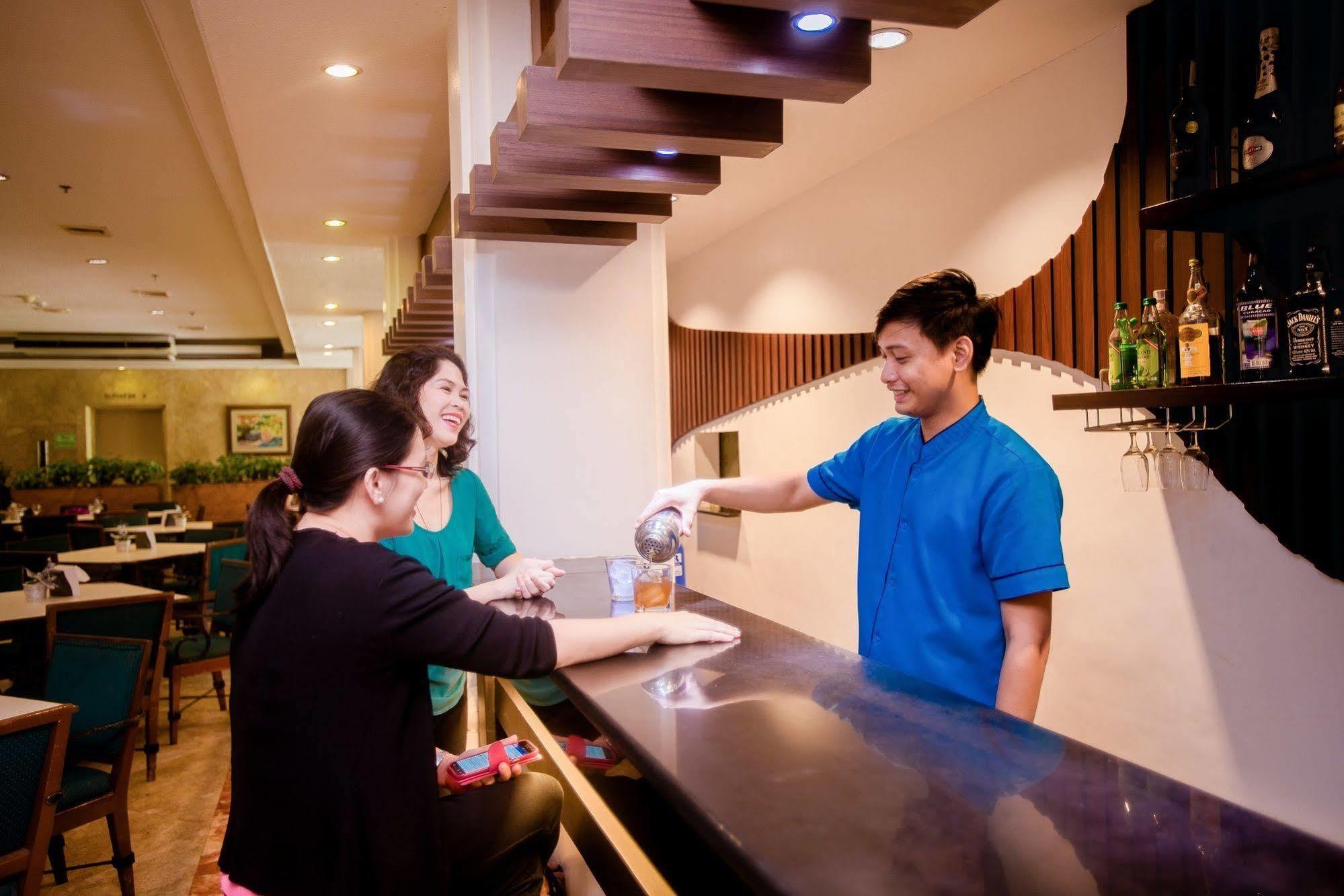 Luxur Place Bacolod Exterior photo