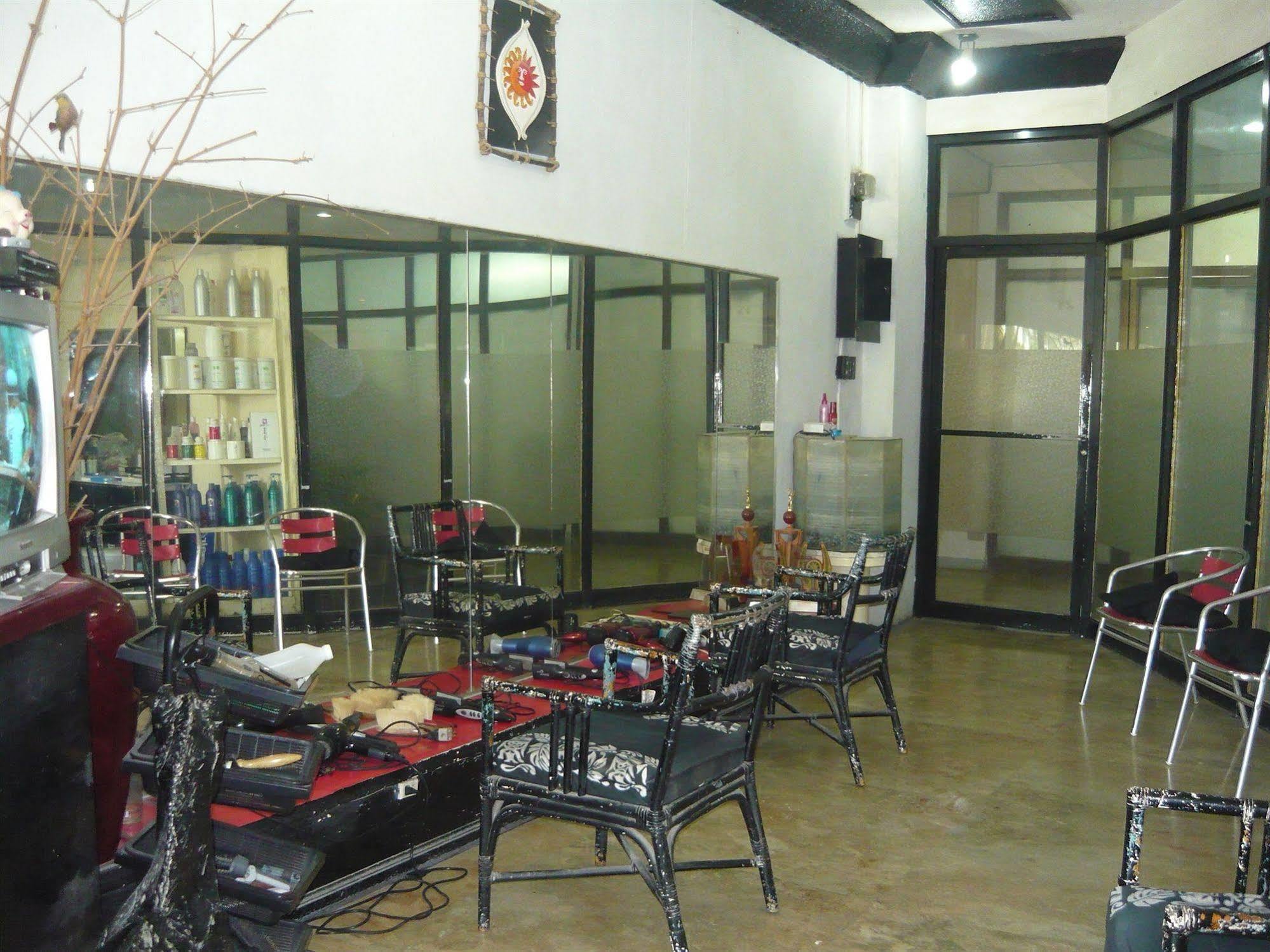 Luxur Place Bacolod Exterior photo