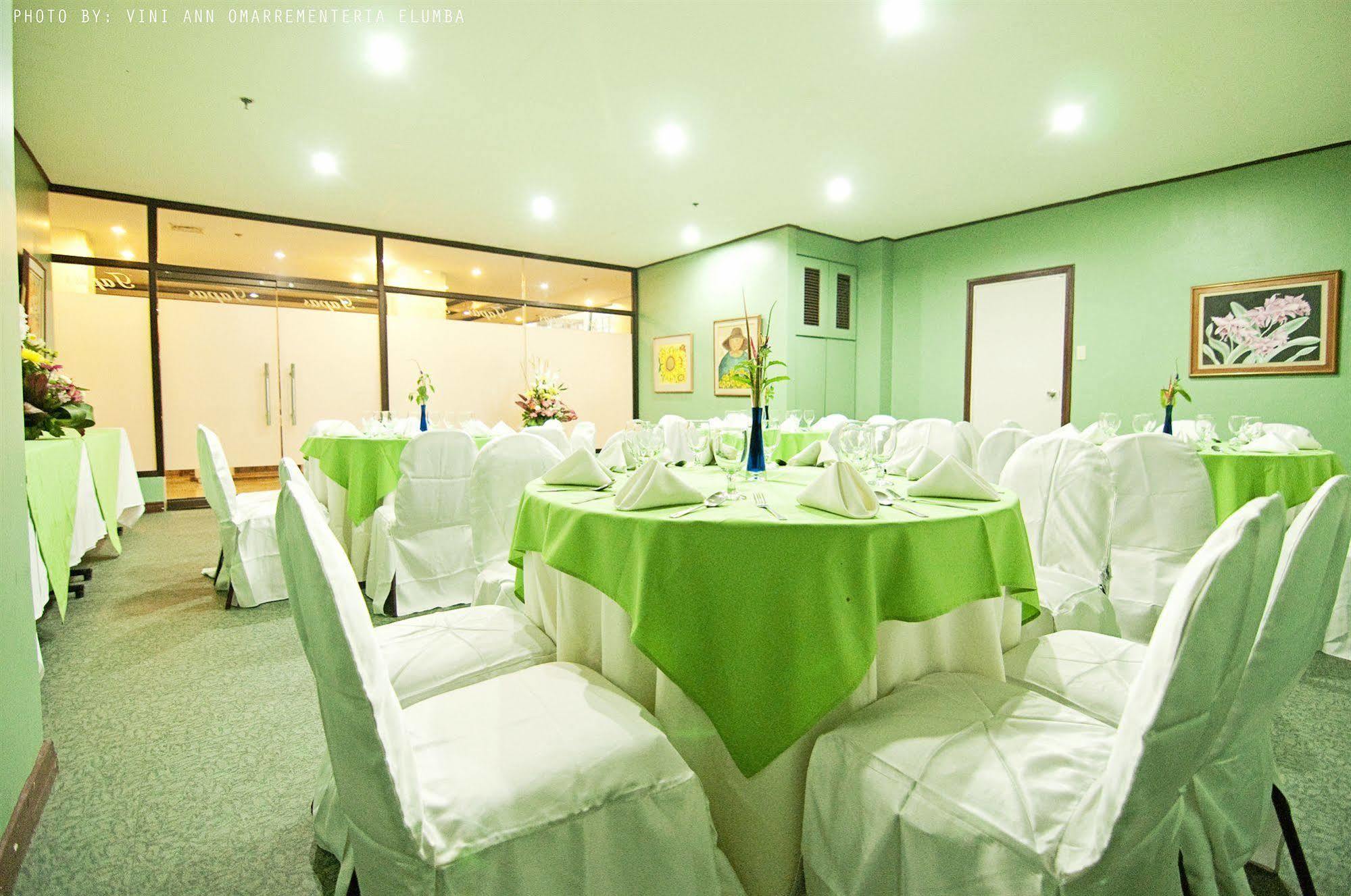 Luxur Place Bacolod Exterior photo
