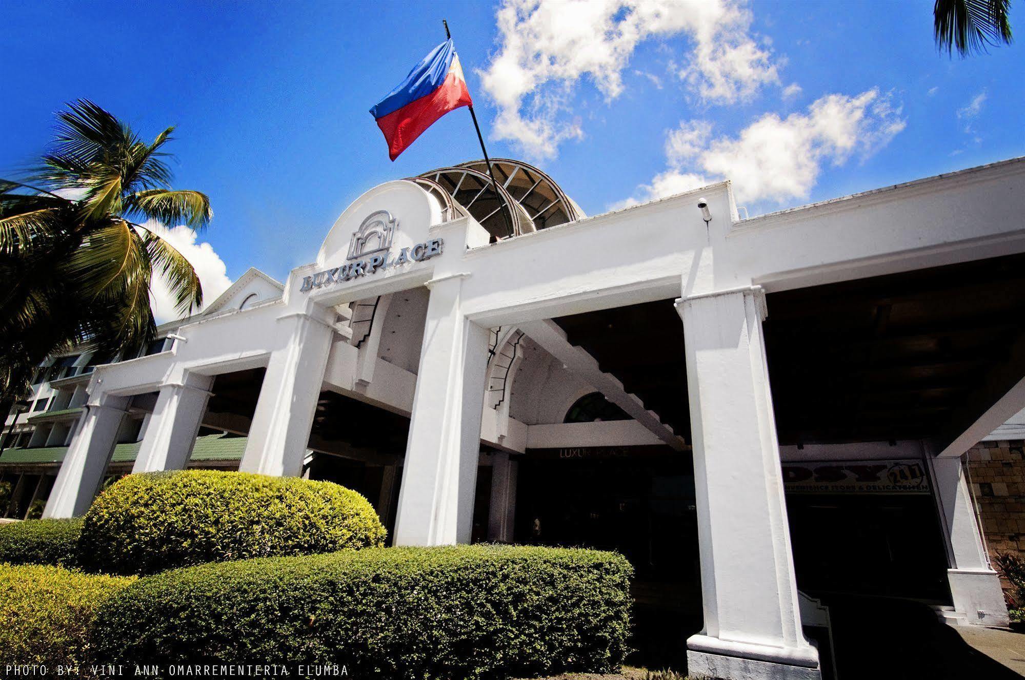 Luxur Place Bacolod Exterior photo